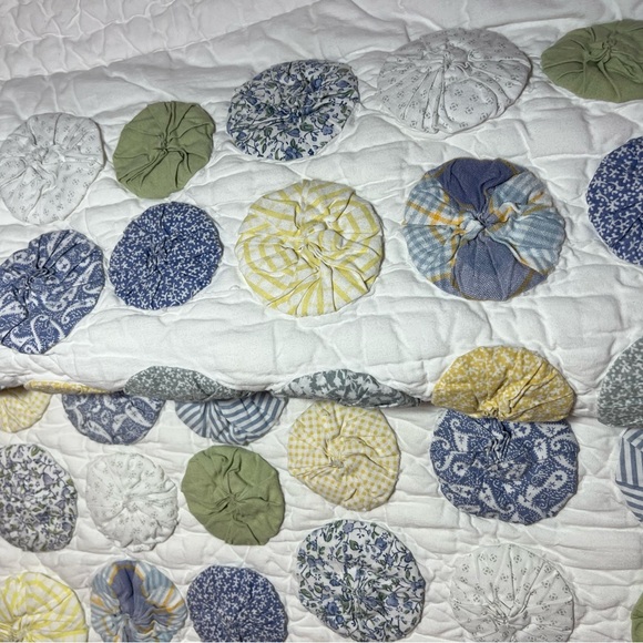 Rare!! Pottery Barn Handmade Yo-Yo Puff Quilt 90”x90” - Picture 13 of 15